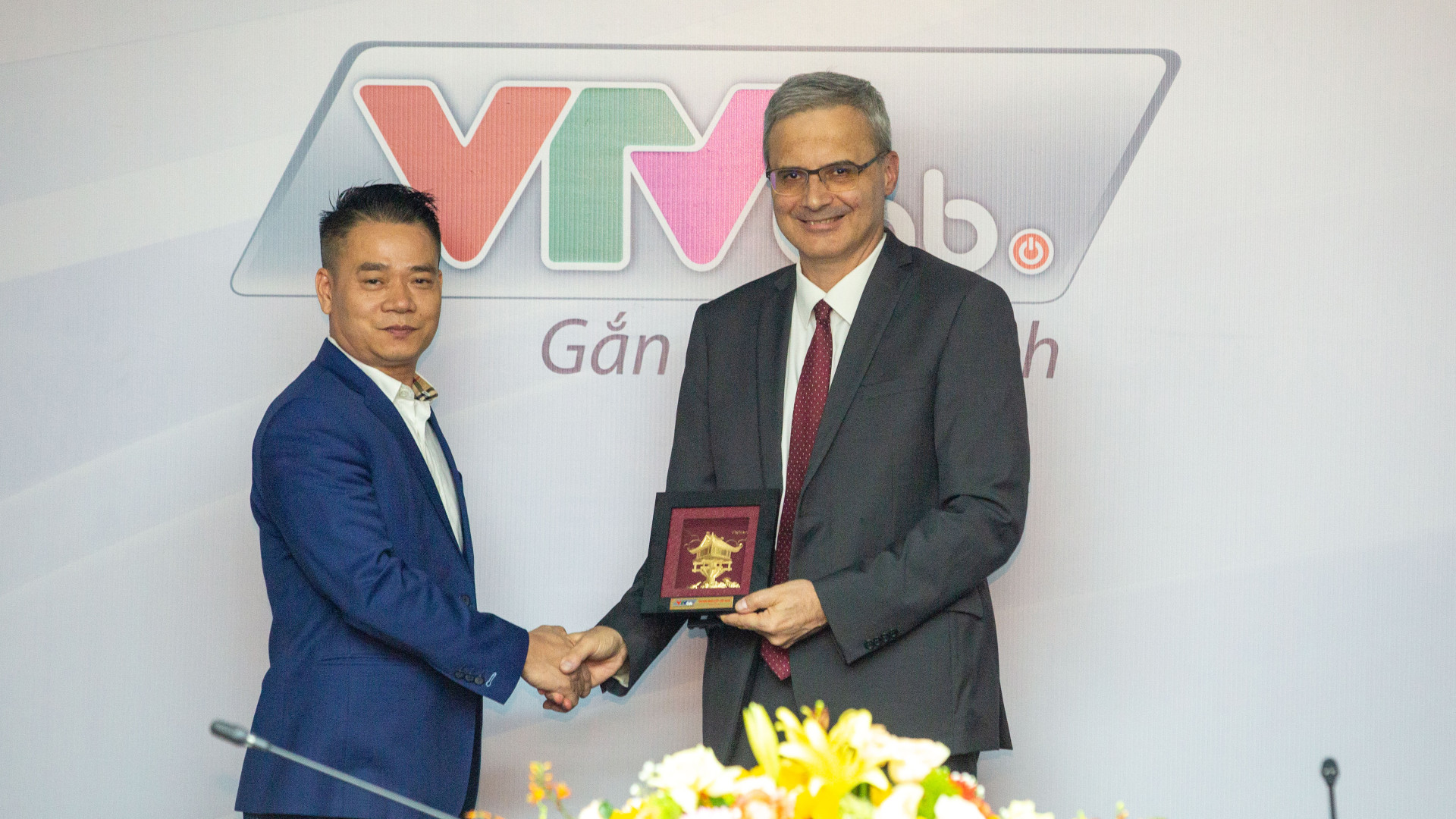 VTVcab vinh dự chào đón và làm việc với Đại sứ Pháp tại Việt Nam
