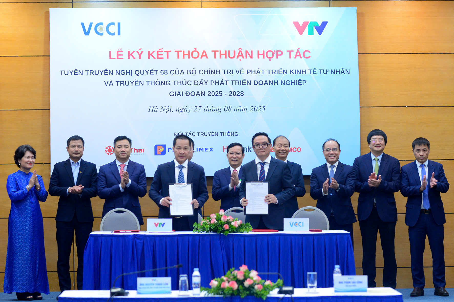 Kí hết với VCCI 1