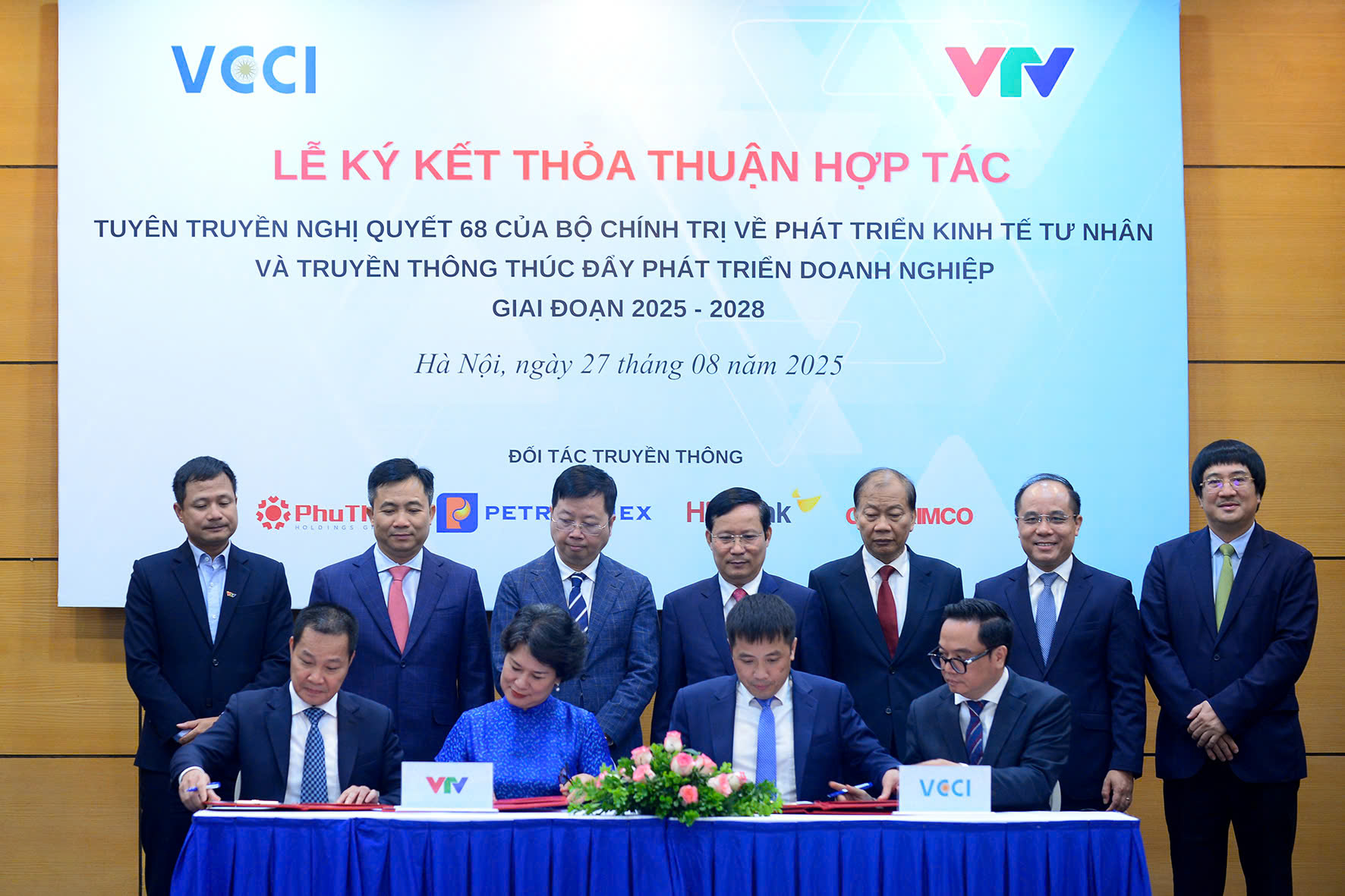 Kí hết với VCCI 3
