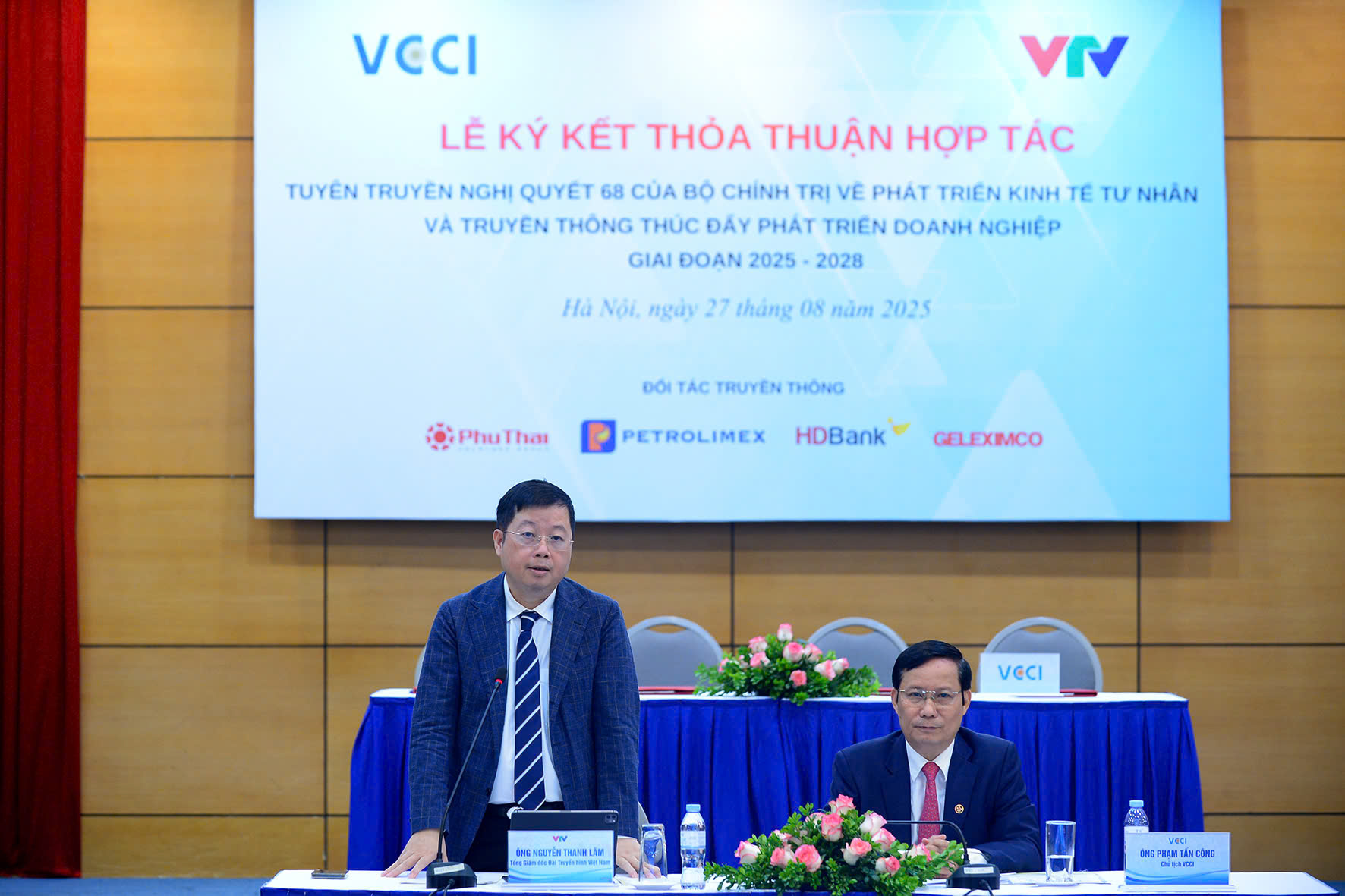 Kí hết với VCCI 4