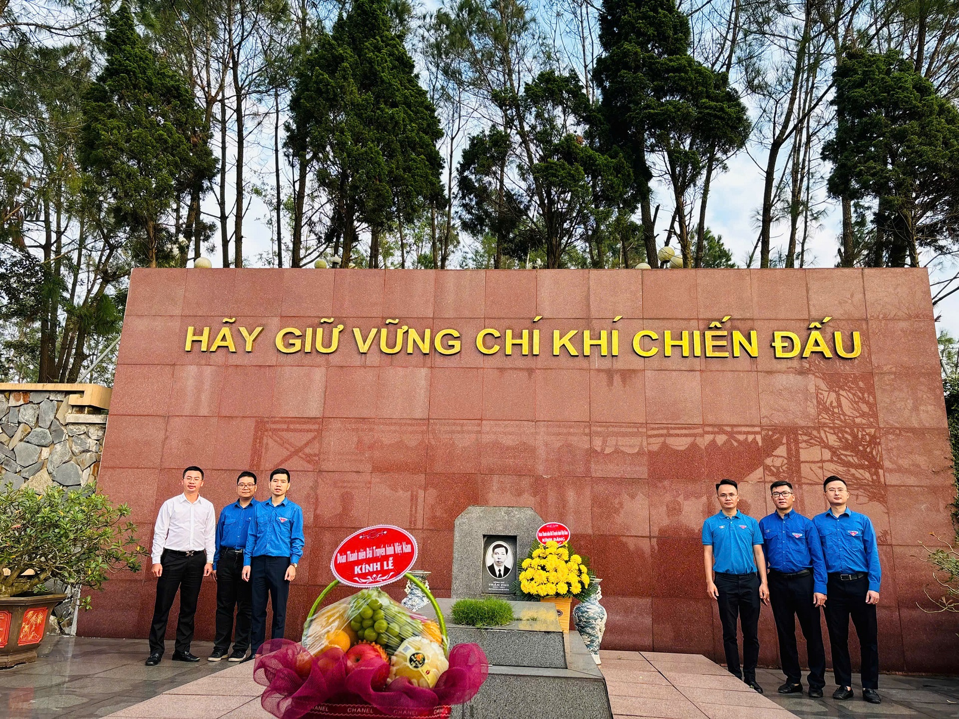 3206729383232958538-28503650418740224018029