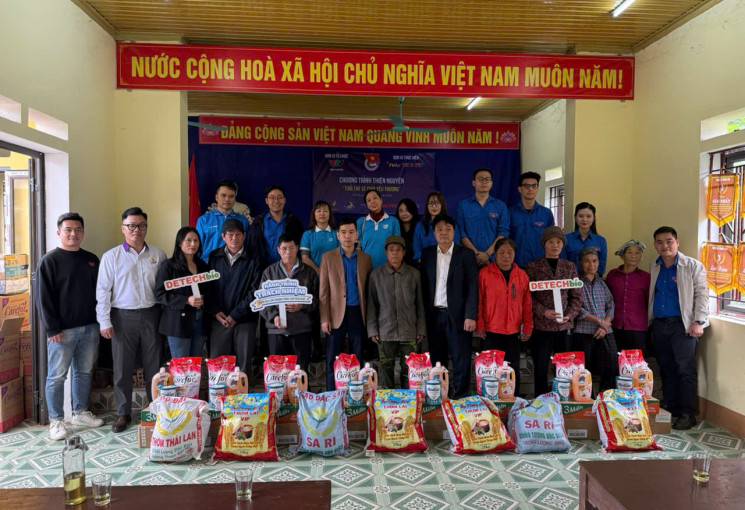 Đoàn Thanh niên Đài THVN mang “Tuổi trẻ chia sẻ hạnh phúc” đến Phú Thọ