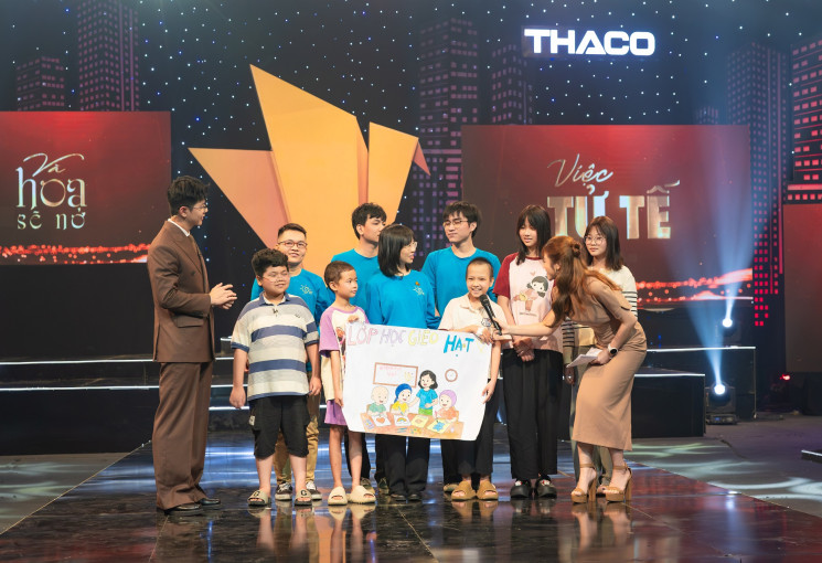 “Việc tử tế” tháng 12: Những “đoá hoa” nở sau bão tố