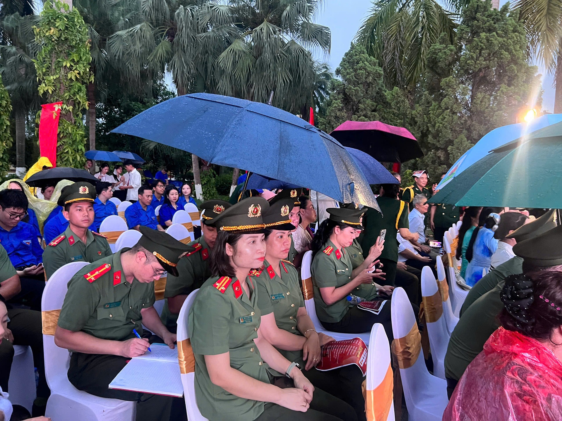 Thắp hương 6