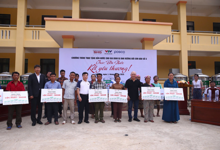 Công đoàn Đài THVN trao hỗ trợ người dân vùng lũ Nghệ An