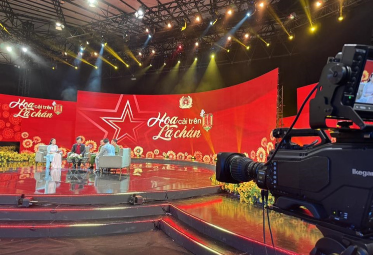"Hoa cài trên lá chắn 2025 - 80 năm trọn niềm tin": Những câu chuyện xúc động về người chiến sĩ công an