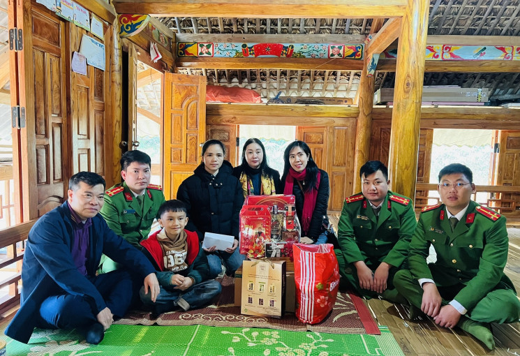 Công đoàn Đài THVN thăm và tặng quà trẻ mồ côi dịp Tết Nguyên đán Bính Ngọ 2026