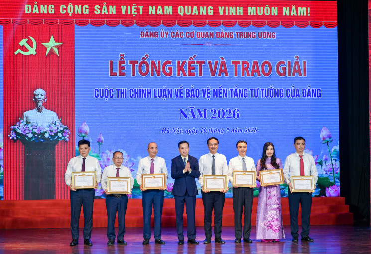 Đài THVN vinh dự nhận Bằng khen và có 04 tác phẩm được trao giải tại Lễ trao giải Cuộc thi chính luận về bảo vệ nền tảng tư tưởng của Đảng năm 2026