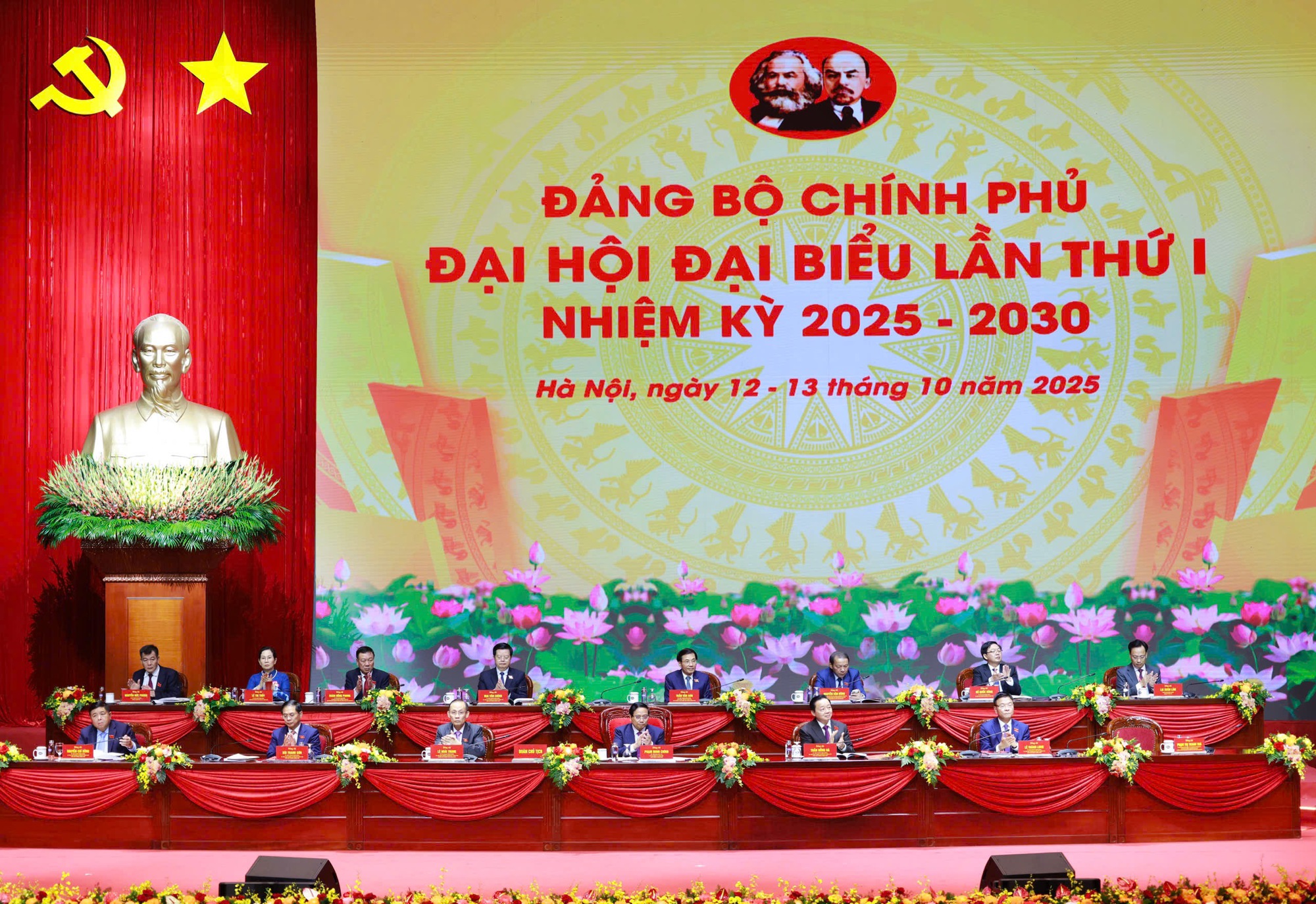1310_doan-chu-tich-DH-Dang-bo-chinh-phu-vgp