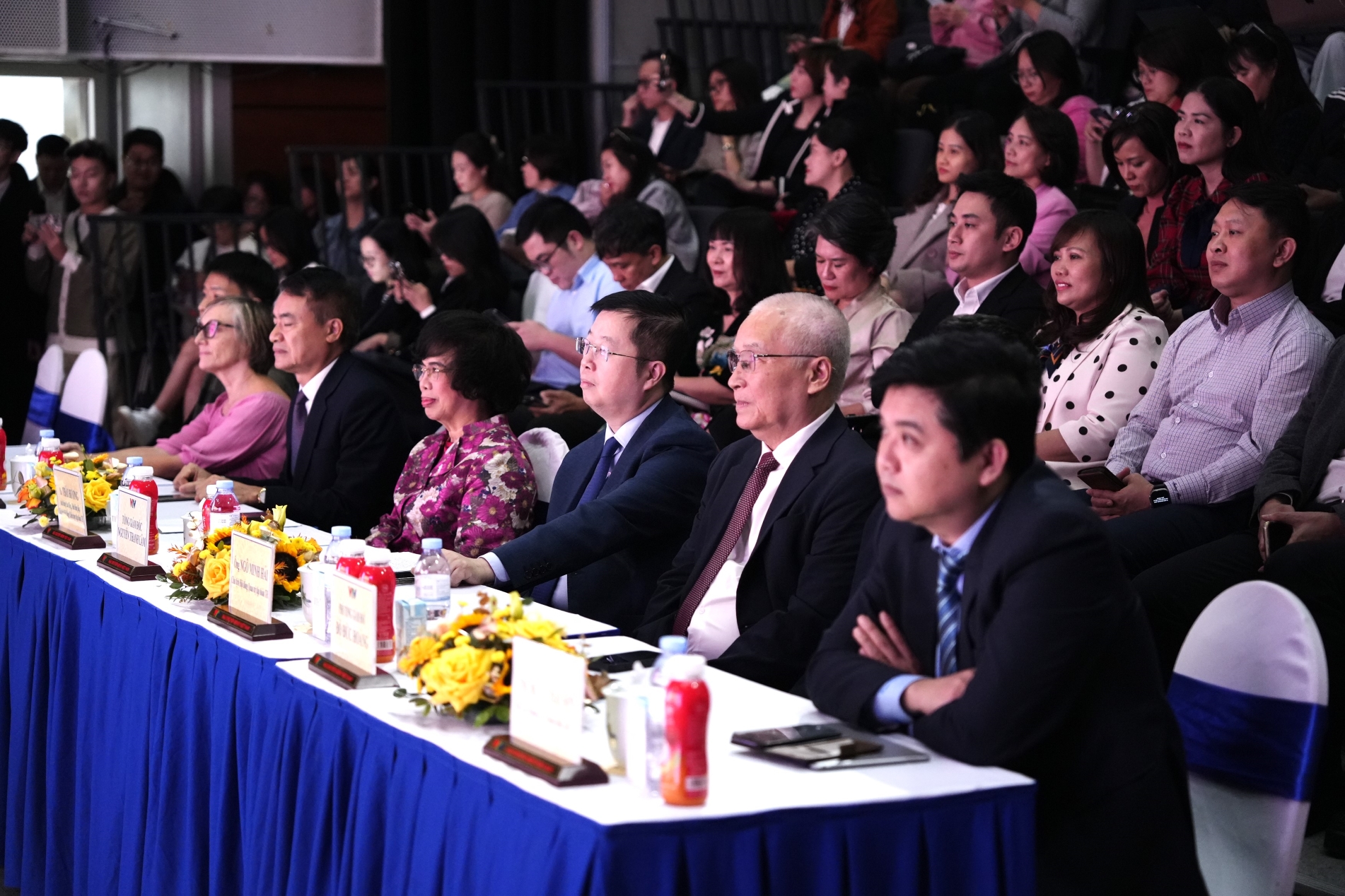 2410-hop-bao-vi-tam-voc-viet-2