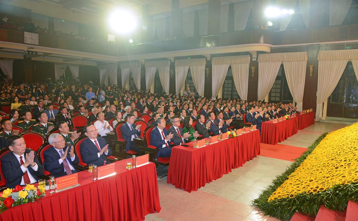 2310_cuoc-thi-chinh-luan-dai-bieu