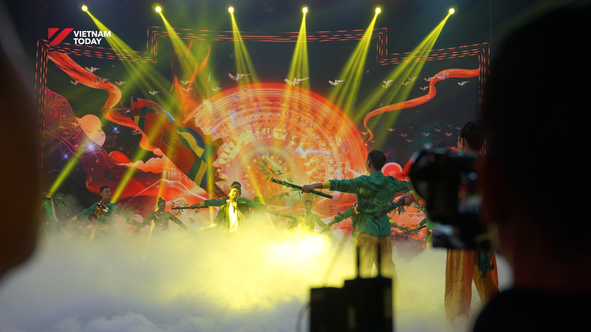 3112-Symphony-of-Vietnam-3