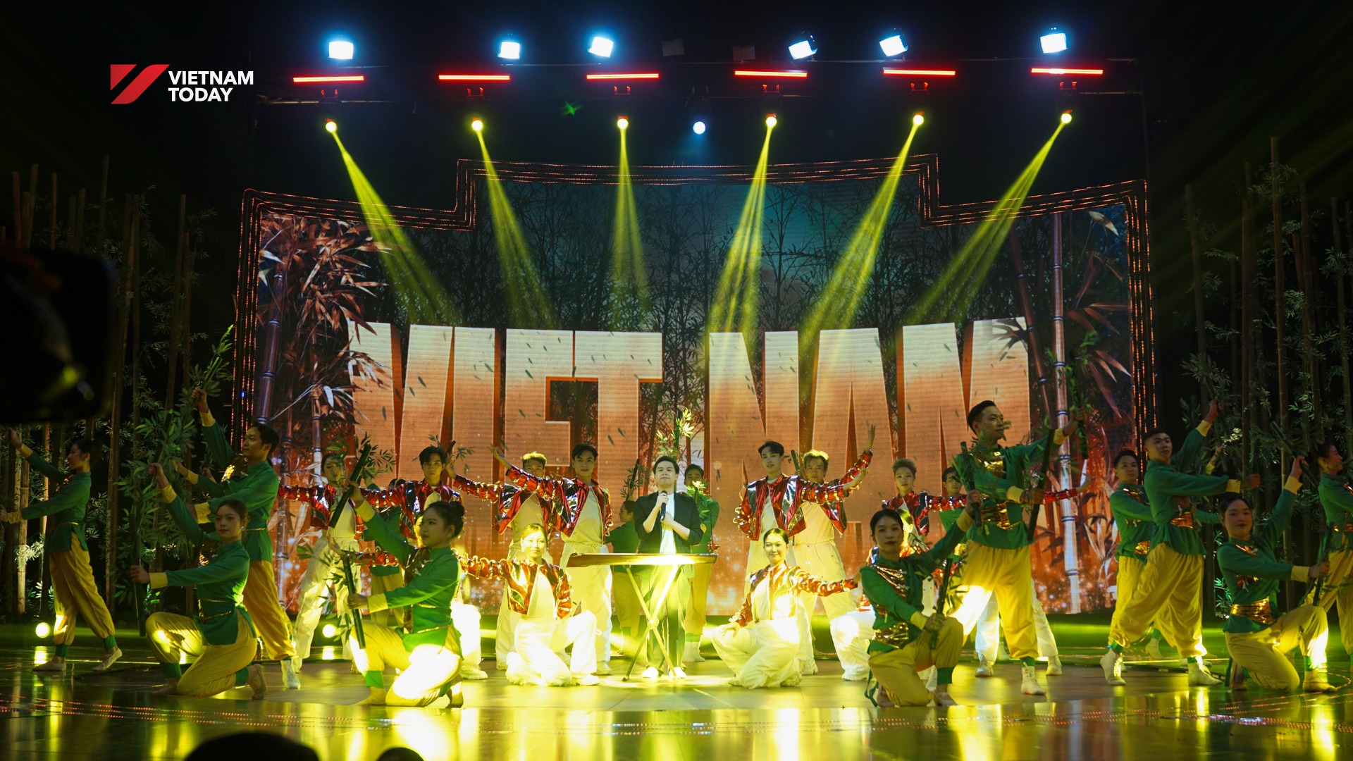 3112-Symphony-of-Vietnam-9