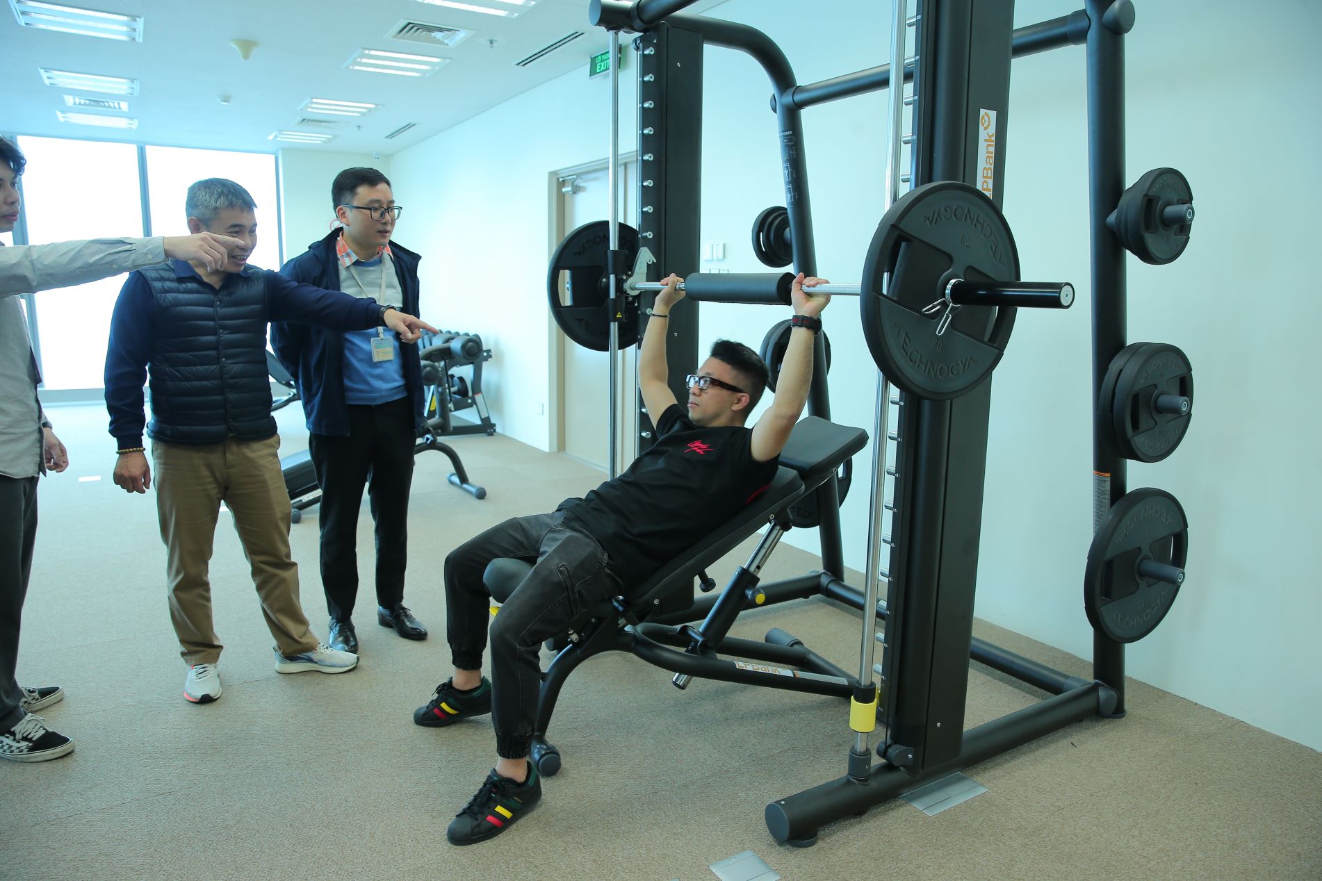 khai-truong-phong-tap-tang-27-06