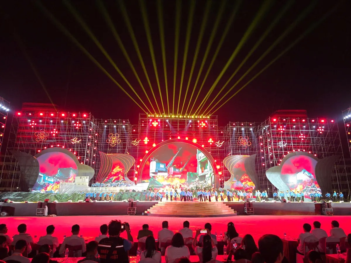 le-hoi-hoa-phuong-do-2025-1