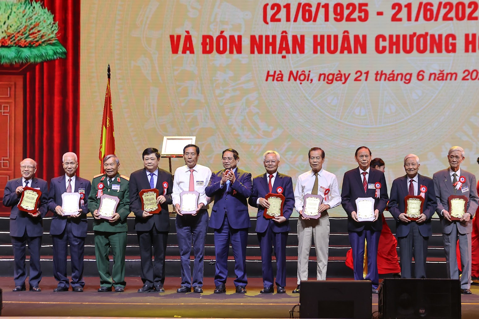 bao-chi-cach-mang-vgp-4