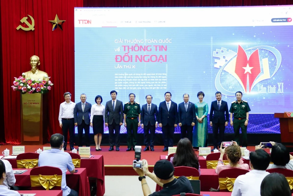 le-phat-dong-giai-thong-tin-doi-ngoai-3