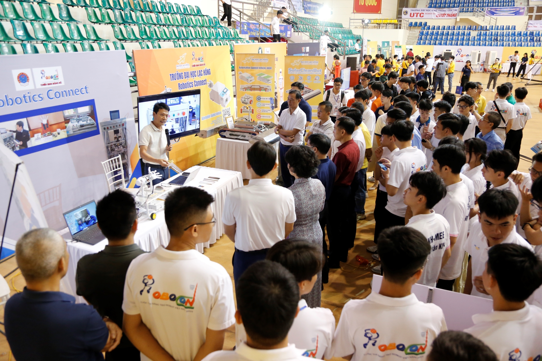 0806-hoi-thao-robotics-16