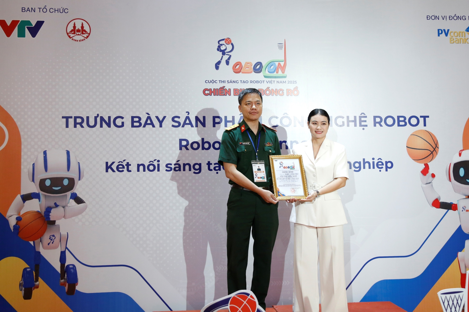 0806-hoi-thao-robotics-17