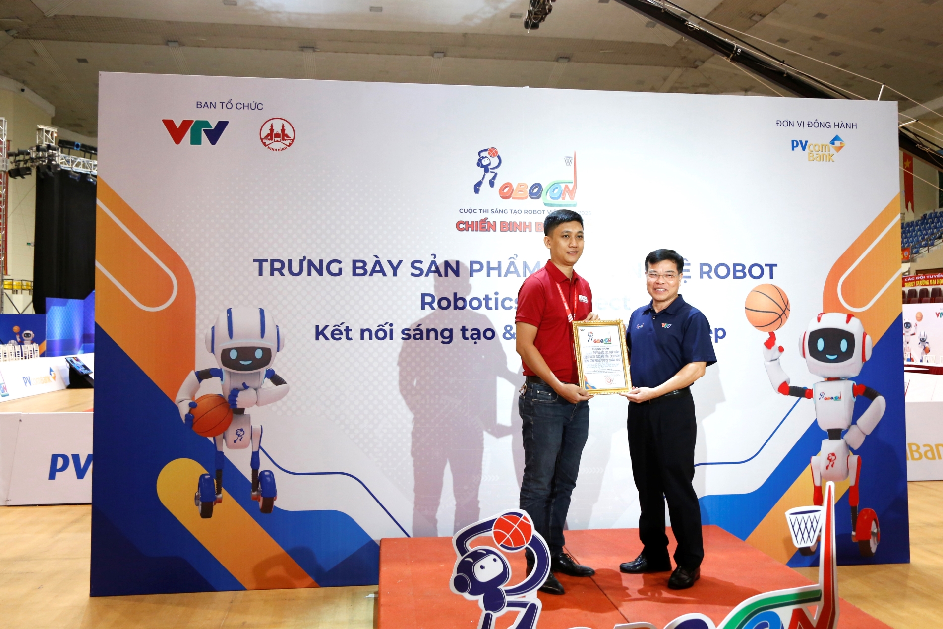 0806-hoi-thao-robotics-18