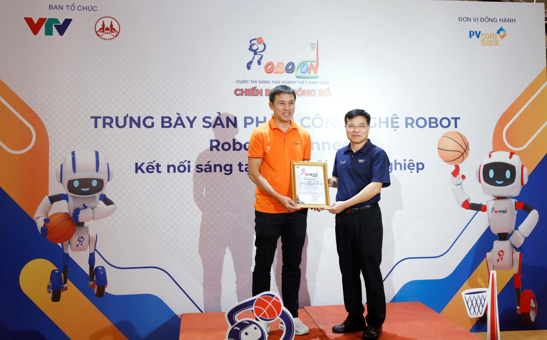 0806-hoi-thao-robotics-19