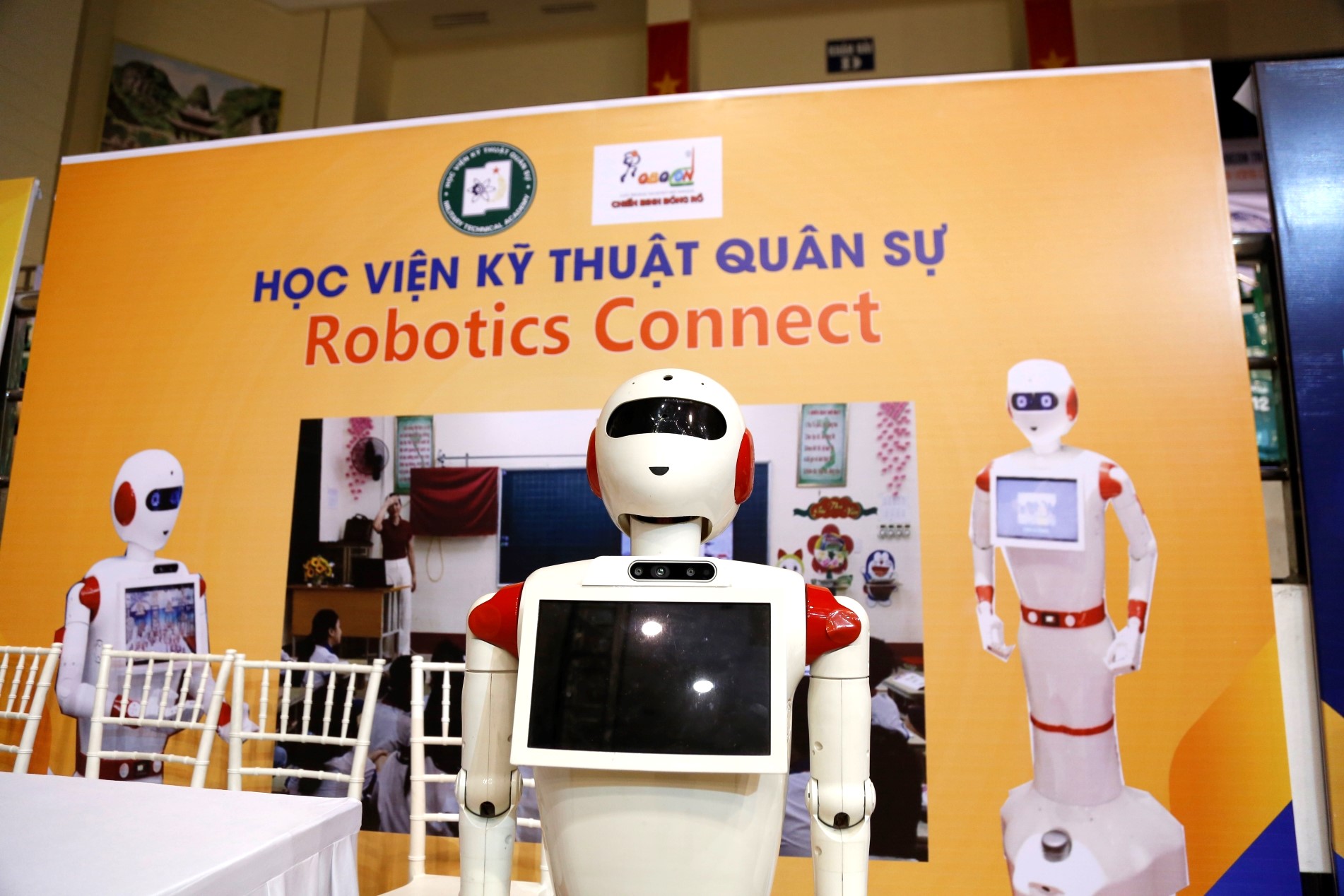 0806-hoi-thao-robotics-23
