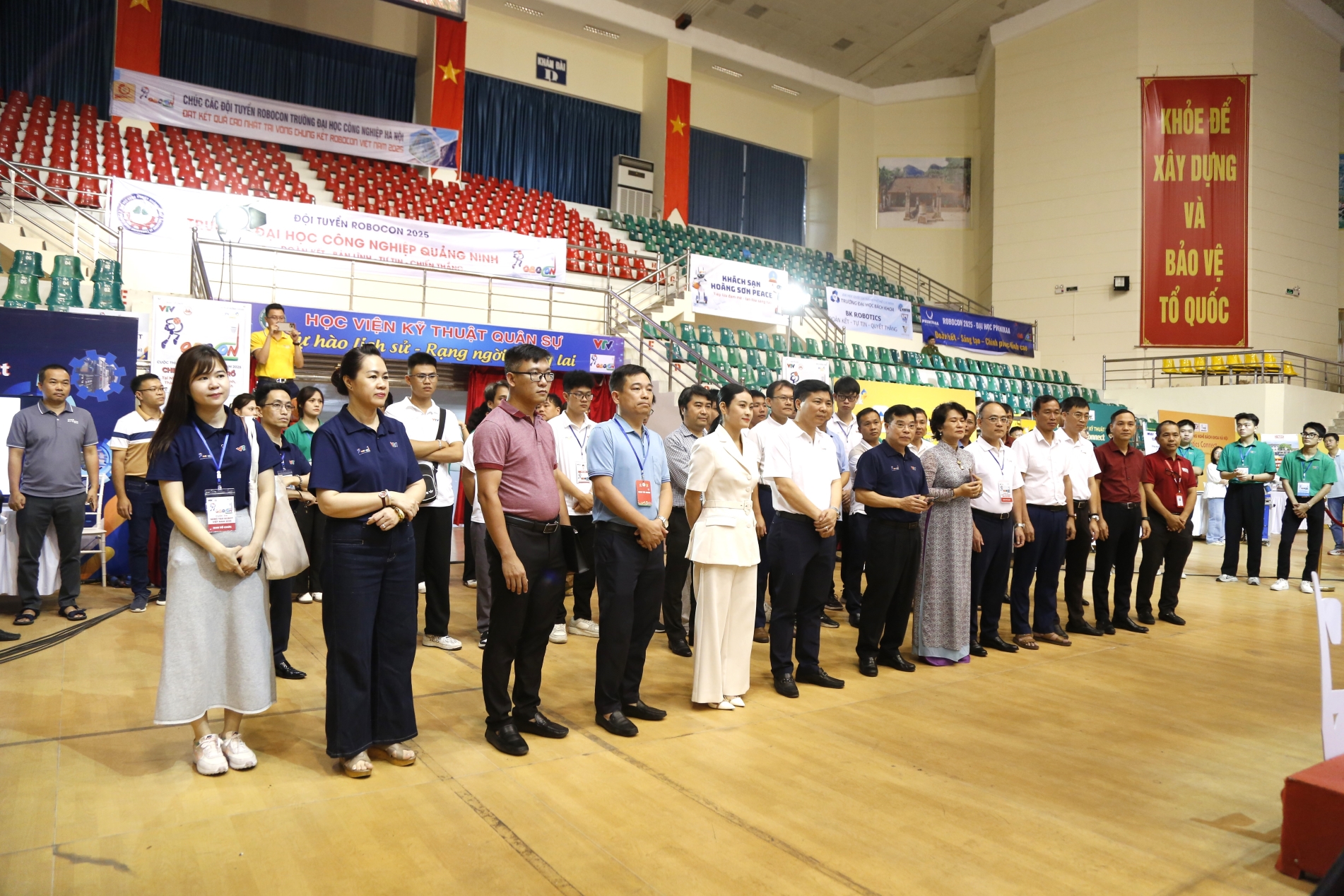 0806-hoi-thao-robotics-3