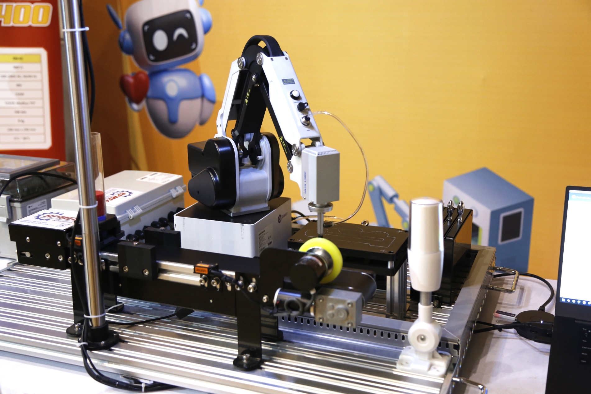 0806-hoi-thao-robotics-7