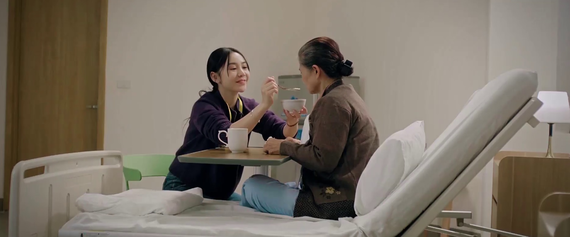 2302-phim-buoc-chan-vao-doi-2