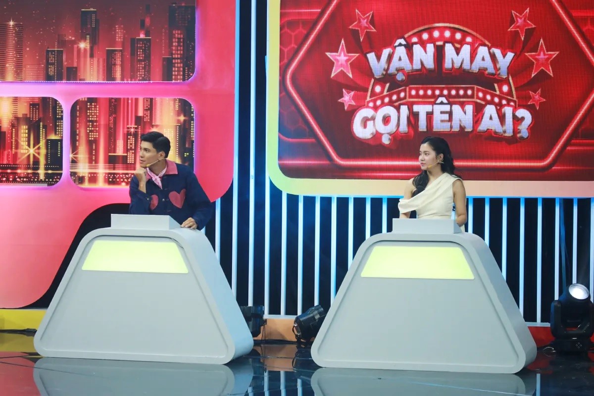 0903-van-may-goi-ten-ai-3