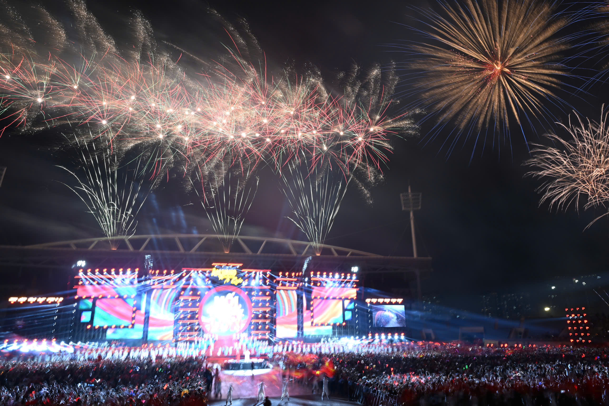 2904_am-vang-to-quoc-14