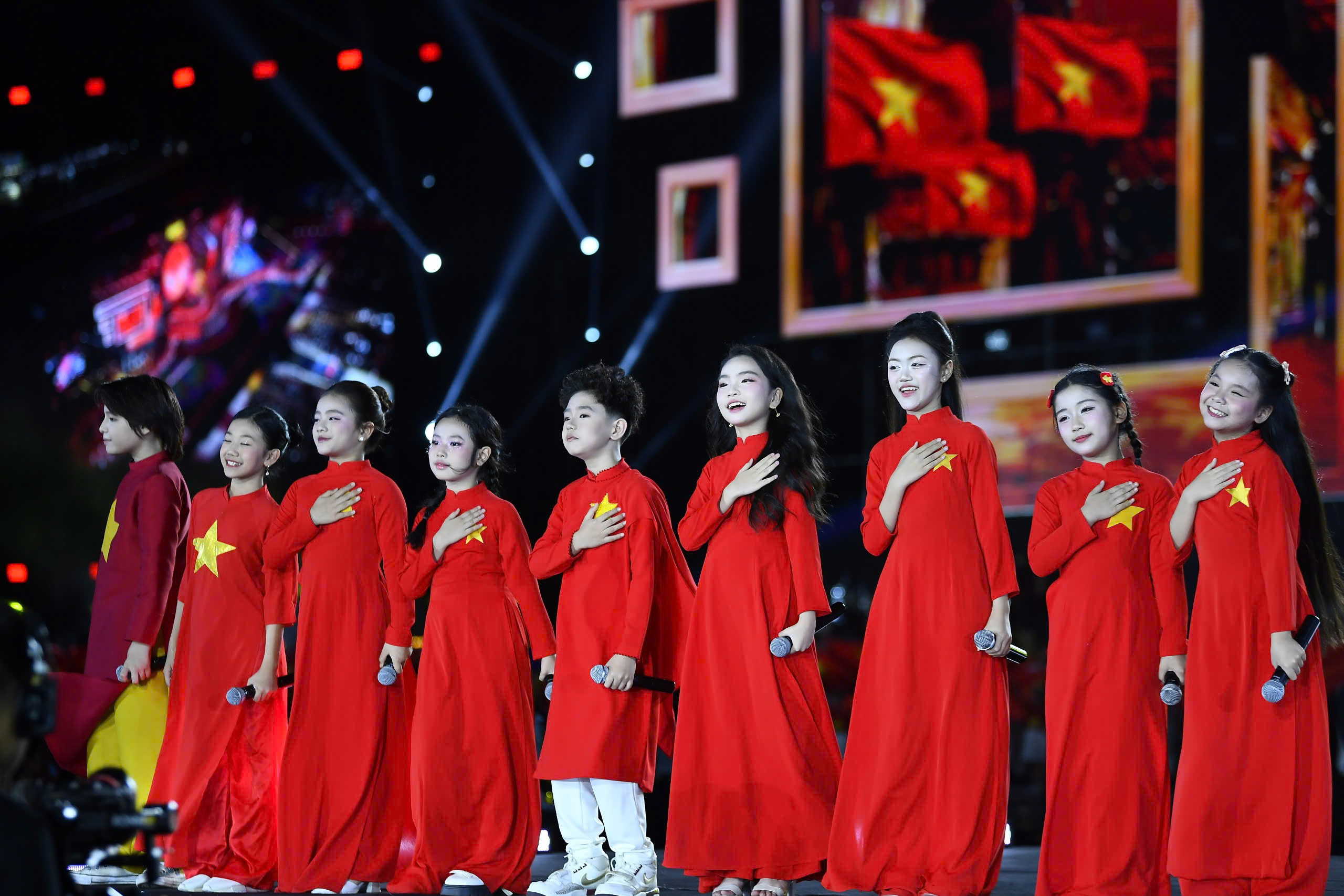 2904_am-vang-to-quoc-2