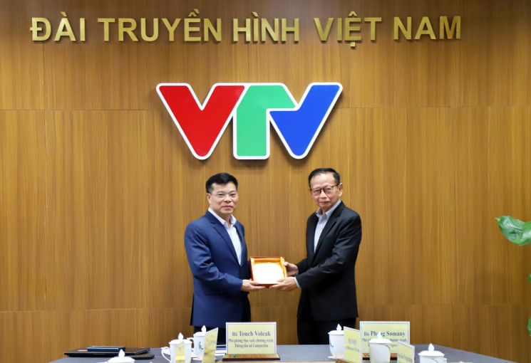 Phó TGĐ Đinh Đắc Vĩnh tiếp và làm việc với Đoàn báo chí Vương quốc Campuchia