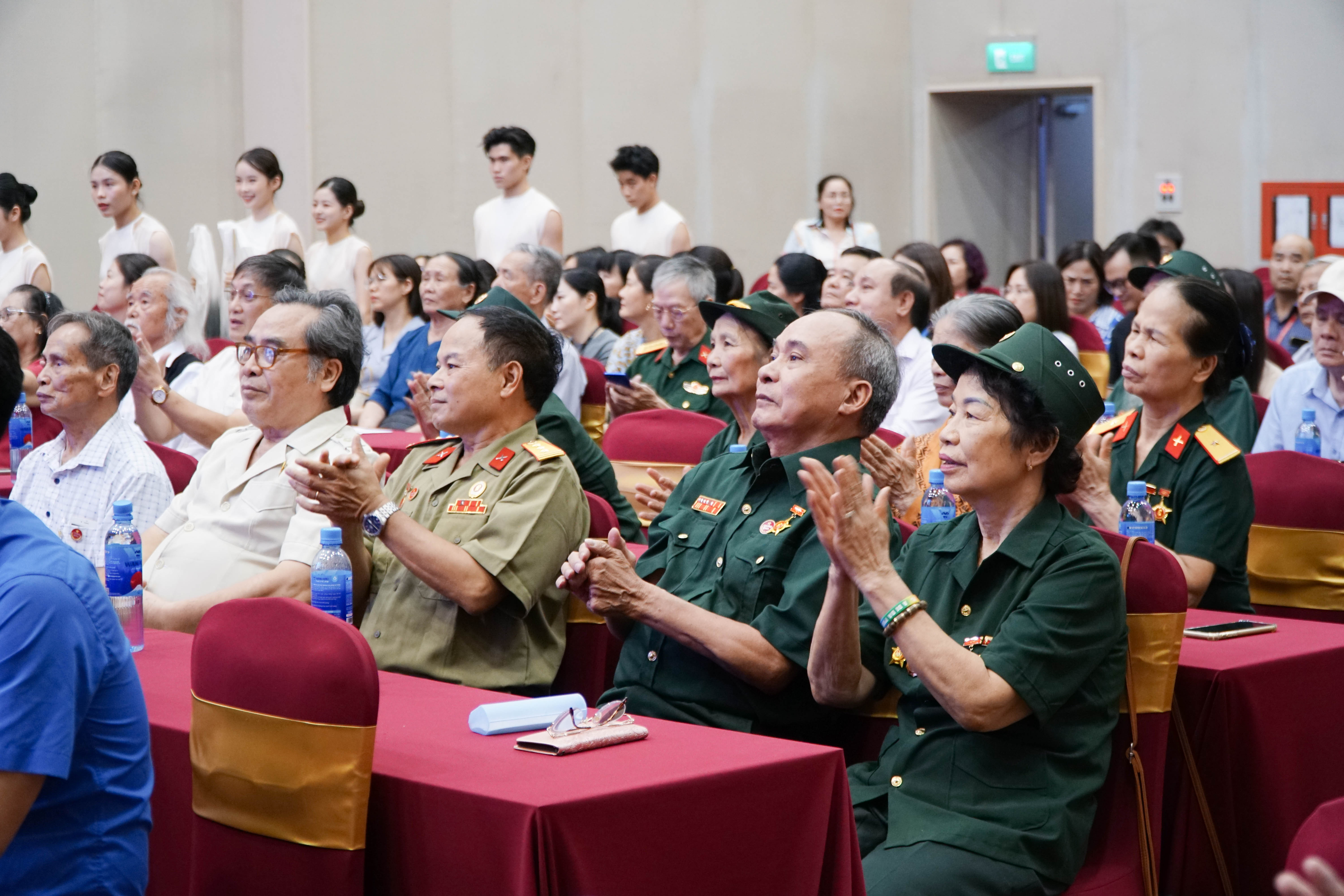 Cung VTV viet tiep cau chuyen hoa binh (15)