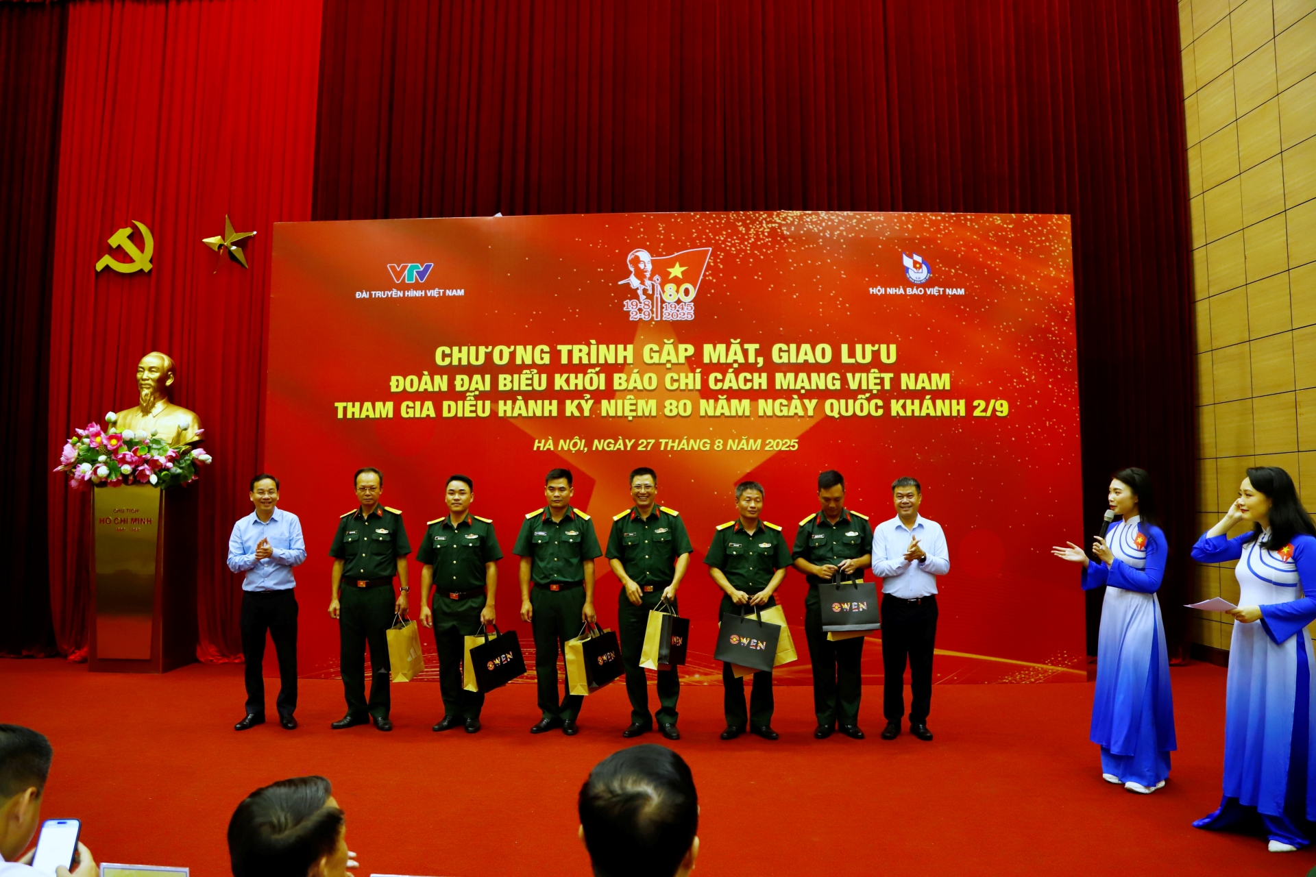 Gap mat doan dai bieu khoi Bao chi dieu hanh (10)