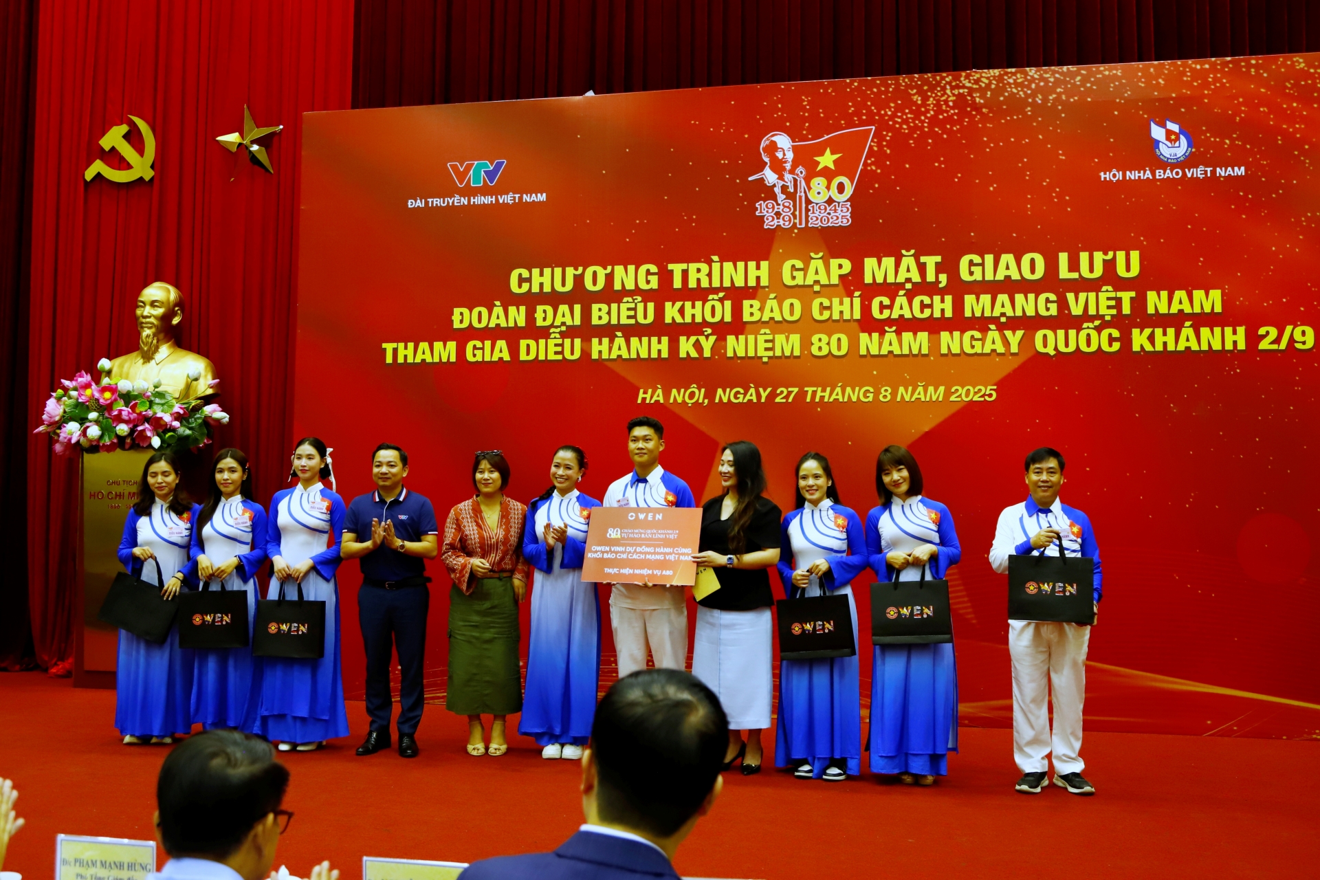 Gap mat doan dai bieu khoi Bao chi dieu hanh (11)