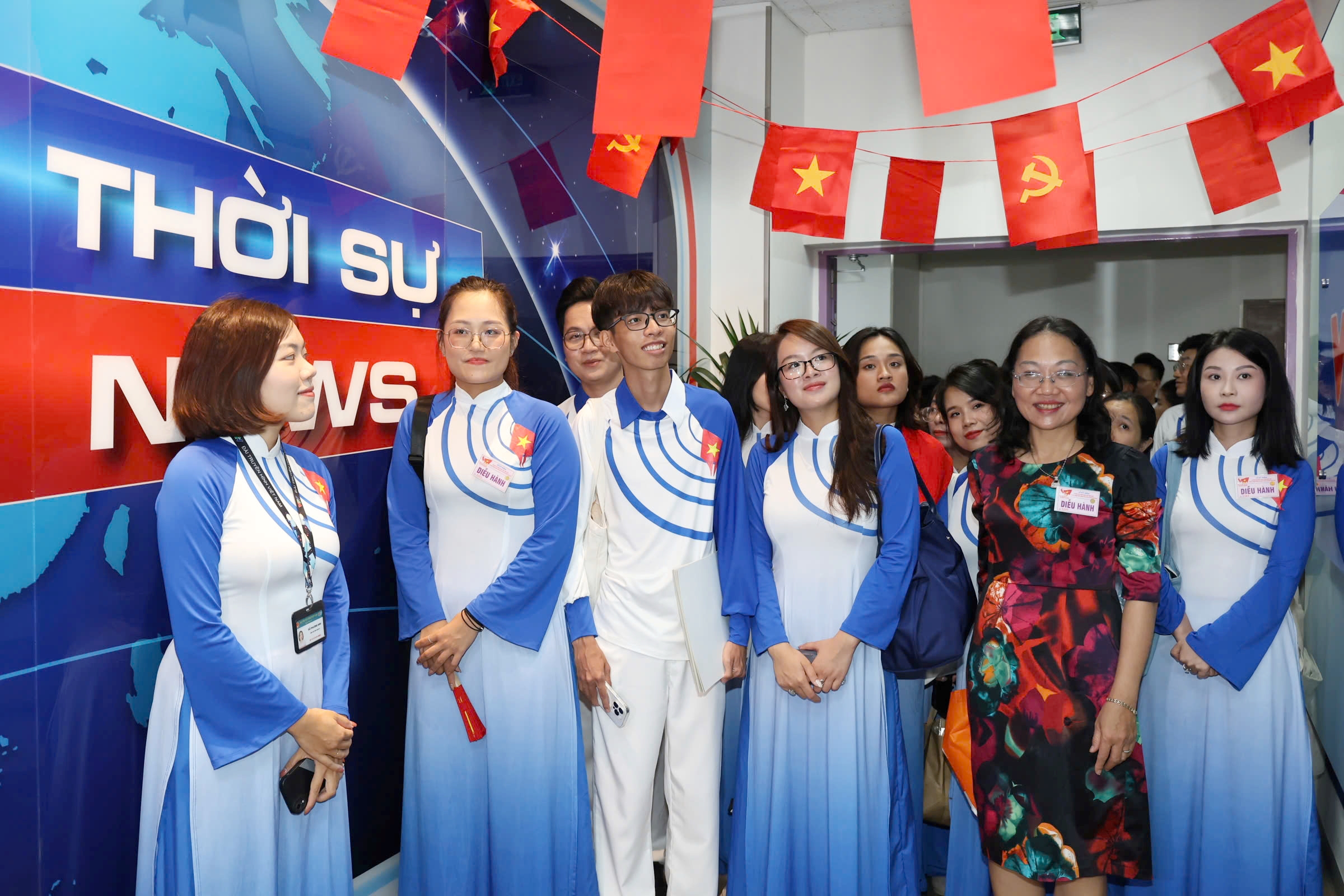 Gap mat doan dai bieu khoi Bao chi dieu hanh