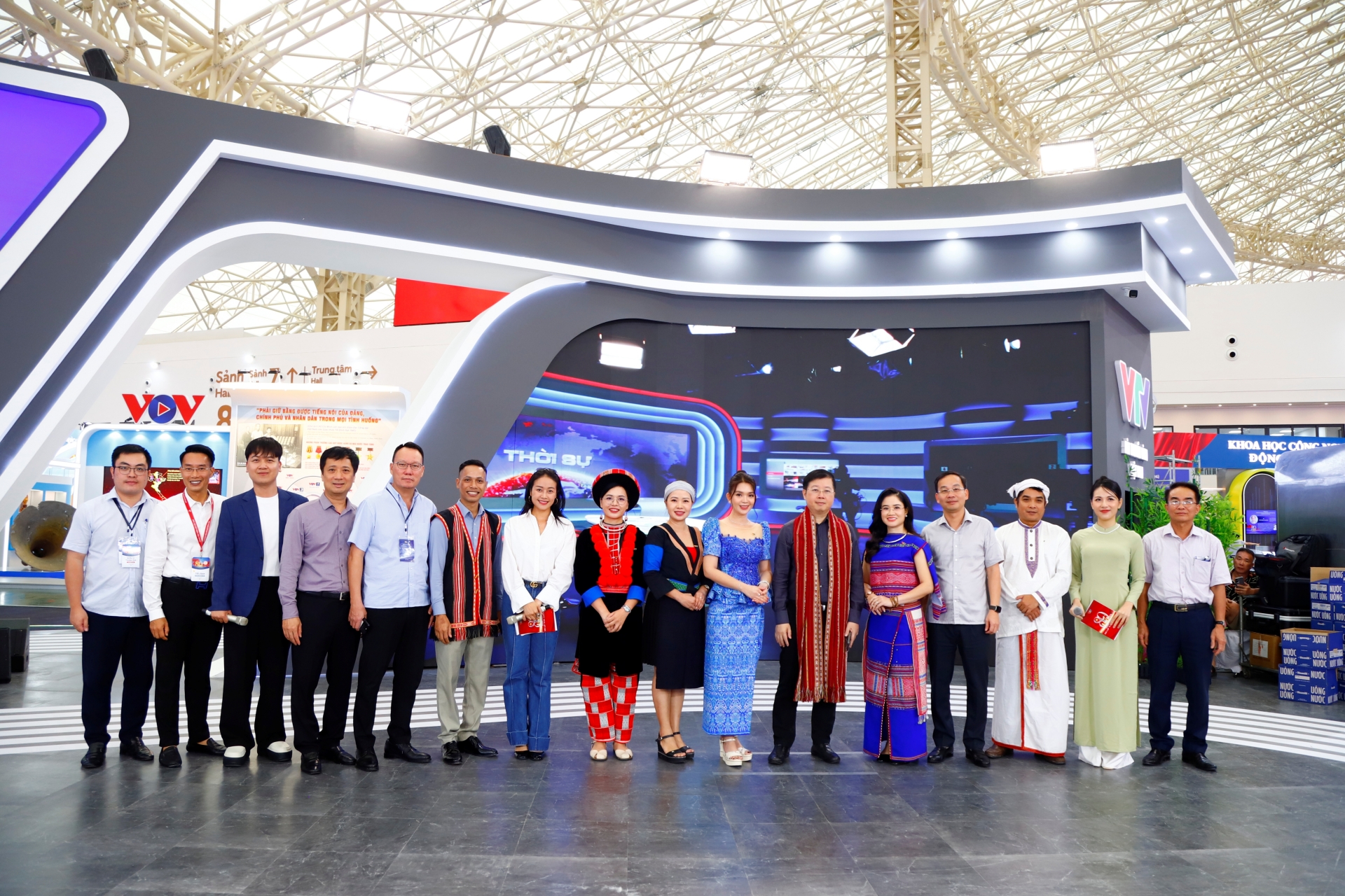 Gian trung bay VTV (15)