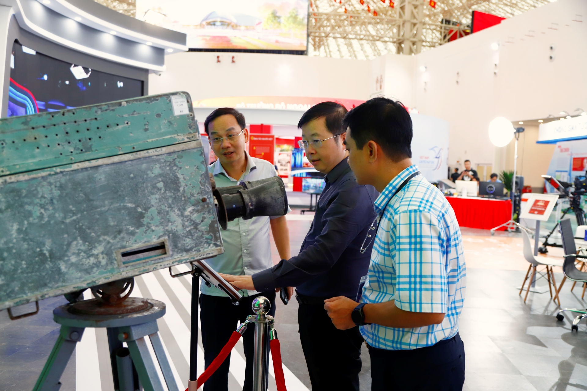 Gian trung bay VTV (5)
