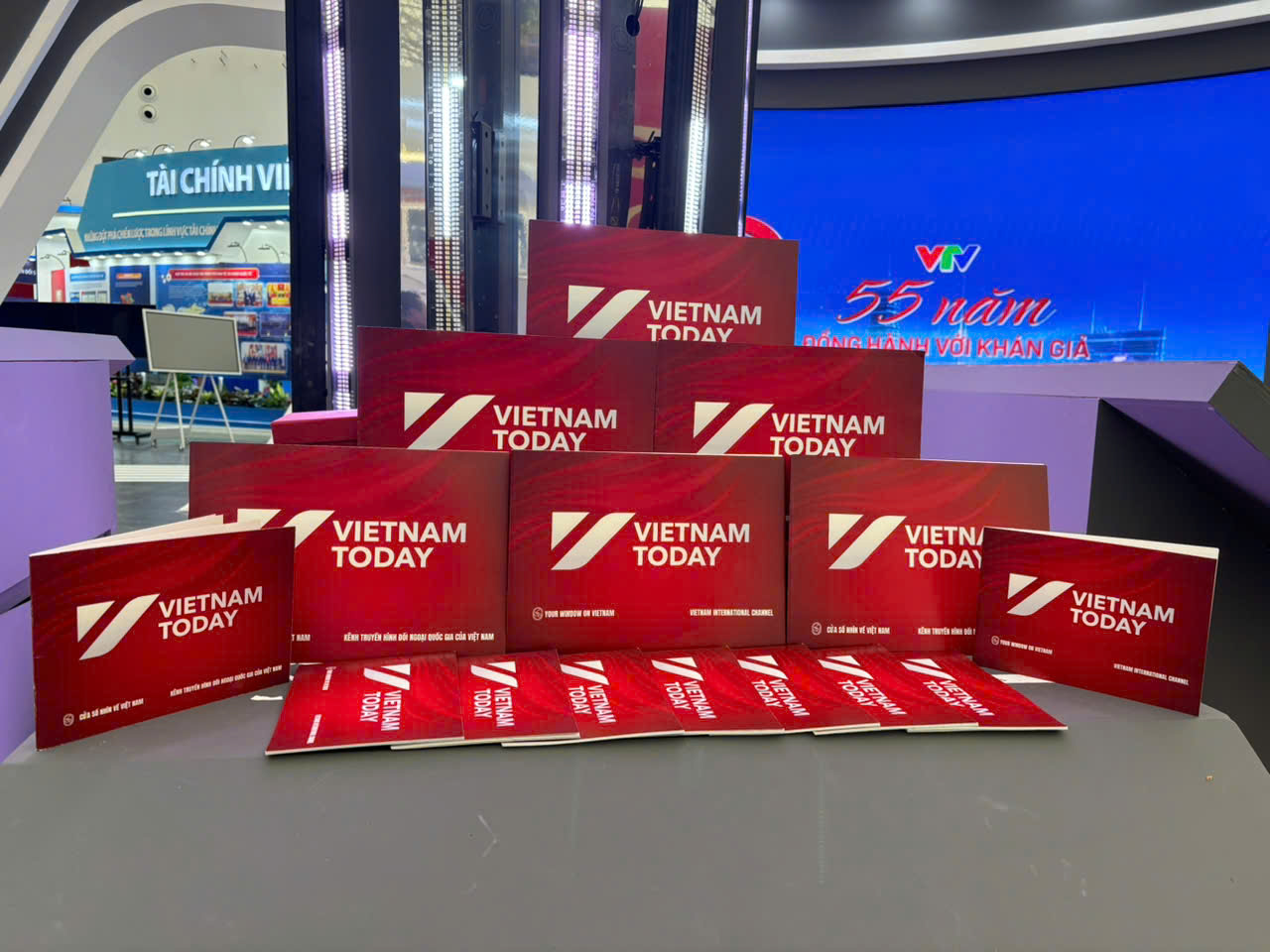 Gian trung bay VTV - VTV4 (2)