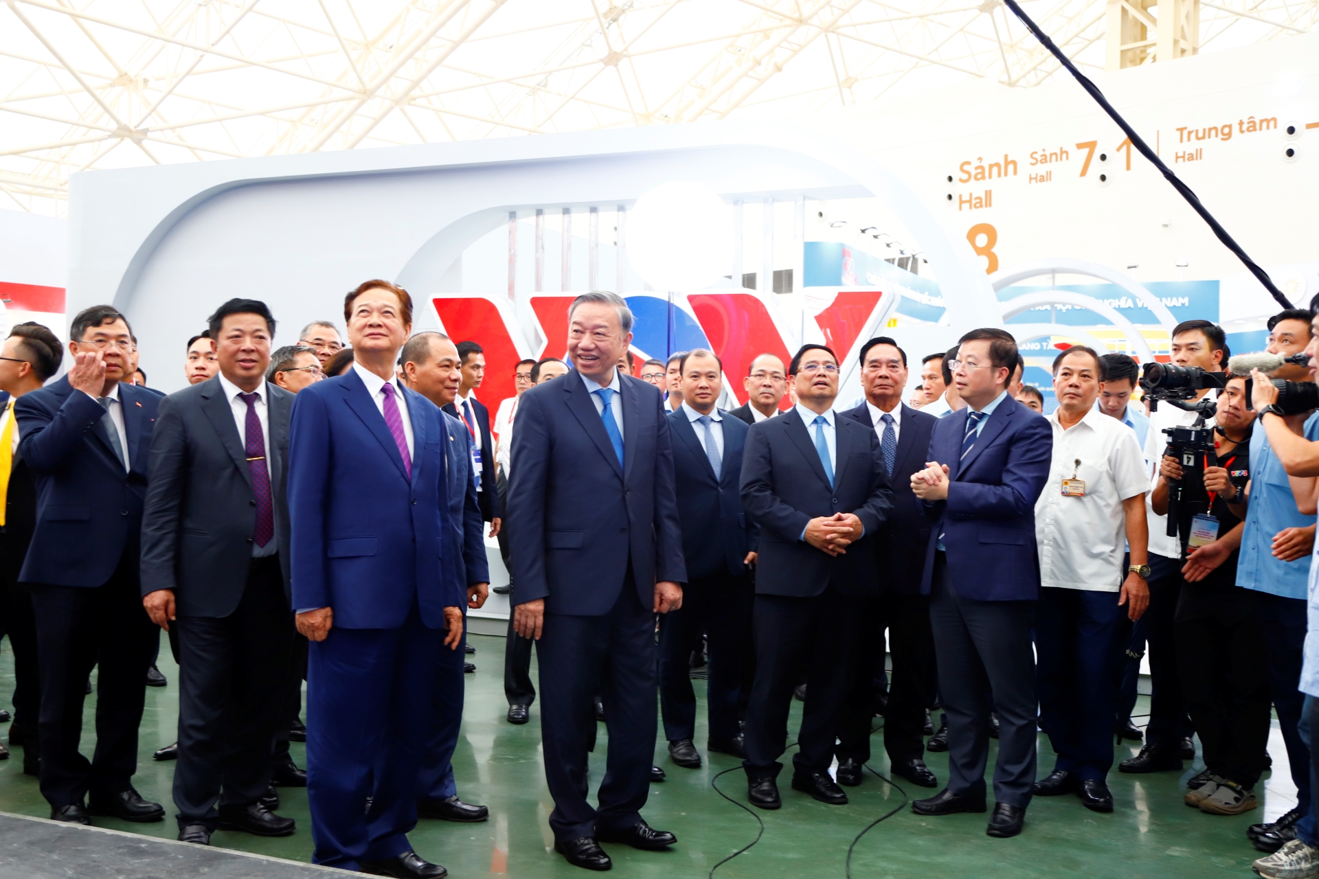 Gian trung bay VTV (4)