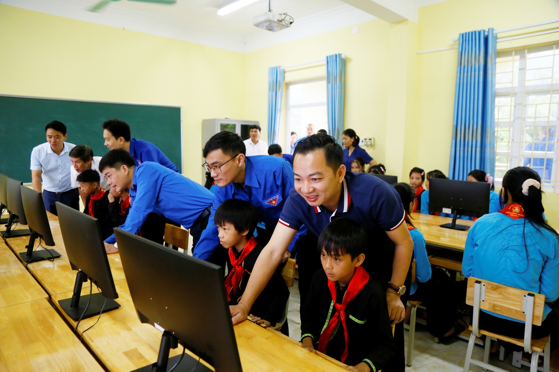 Thien nguyen Quang Ninh (5)