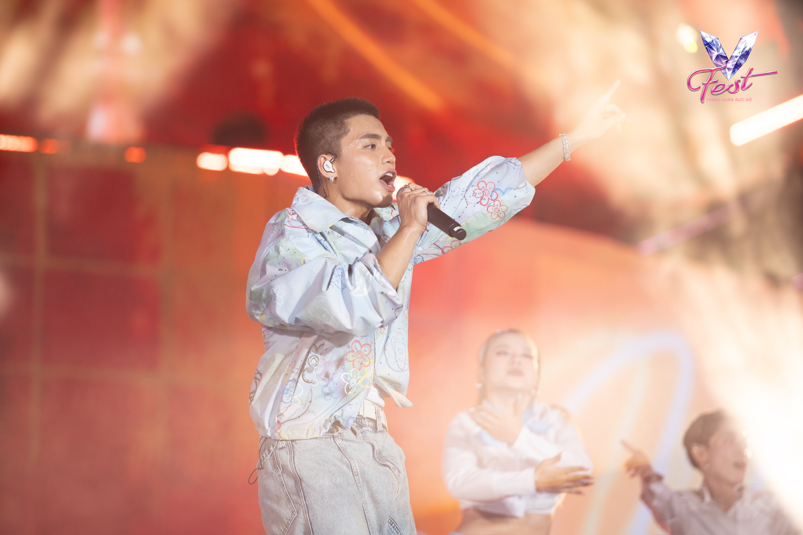 V Fest-3