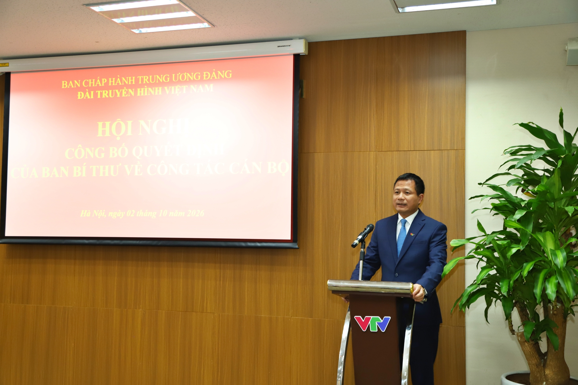 trao quyet dinh 8