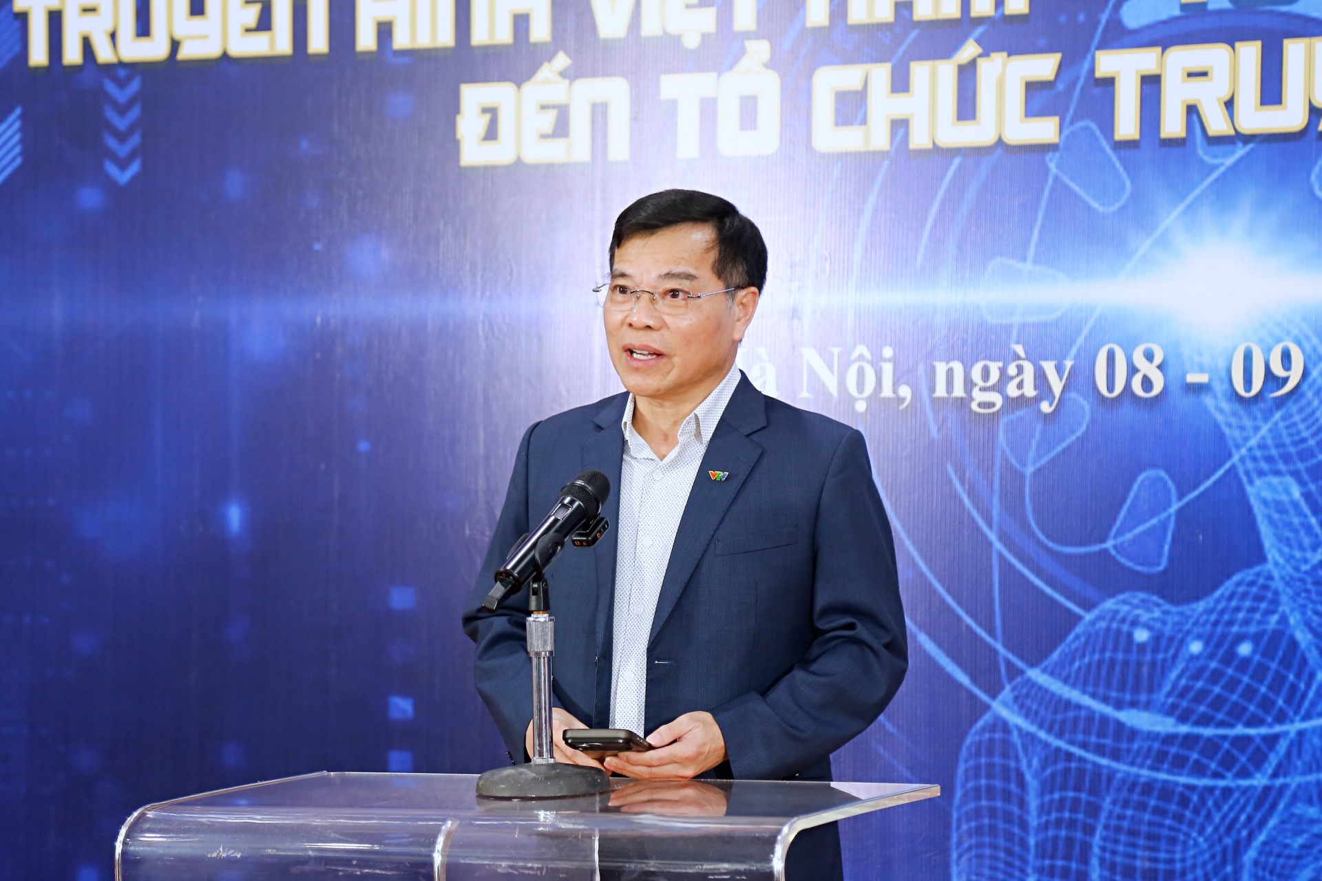 trien lam 8