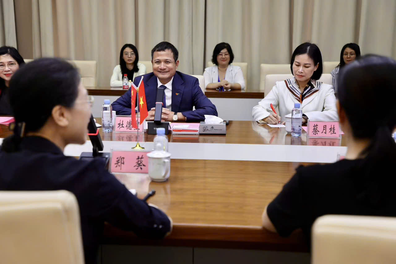 PTGĐ Do Duc Hoang tham Trung Quoc (6)