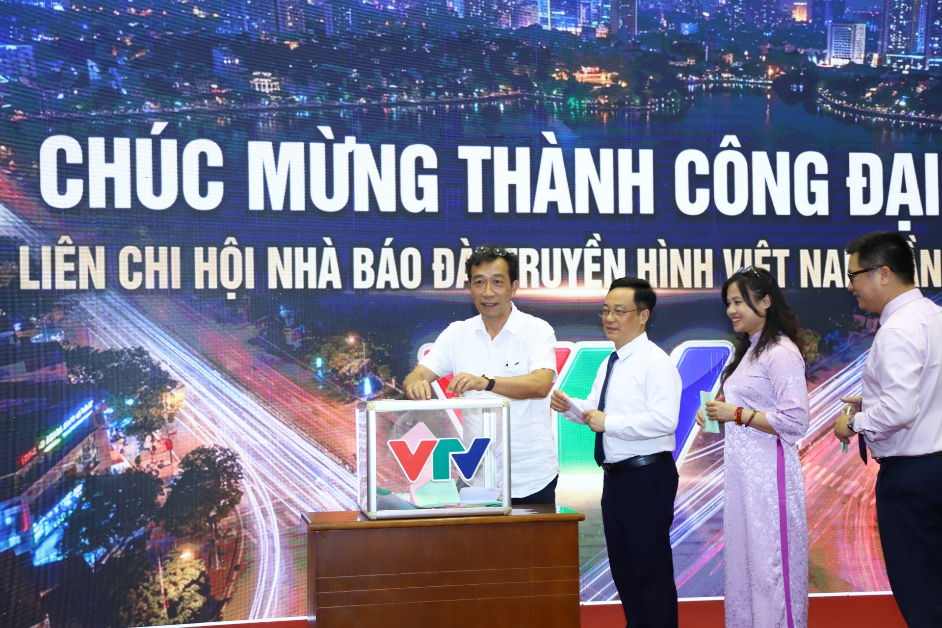 Dai hoi Lien chi hoi Nha bao 22