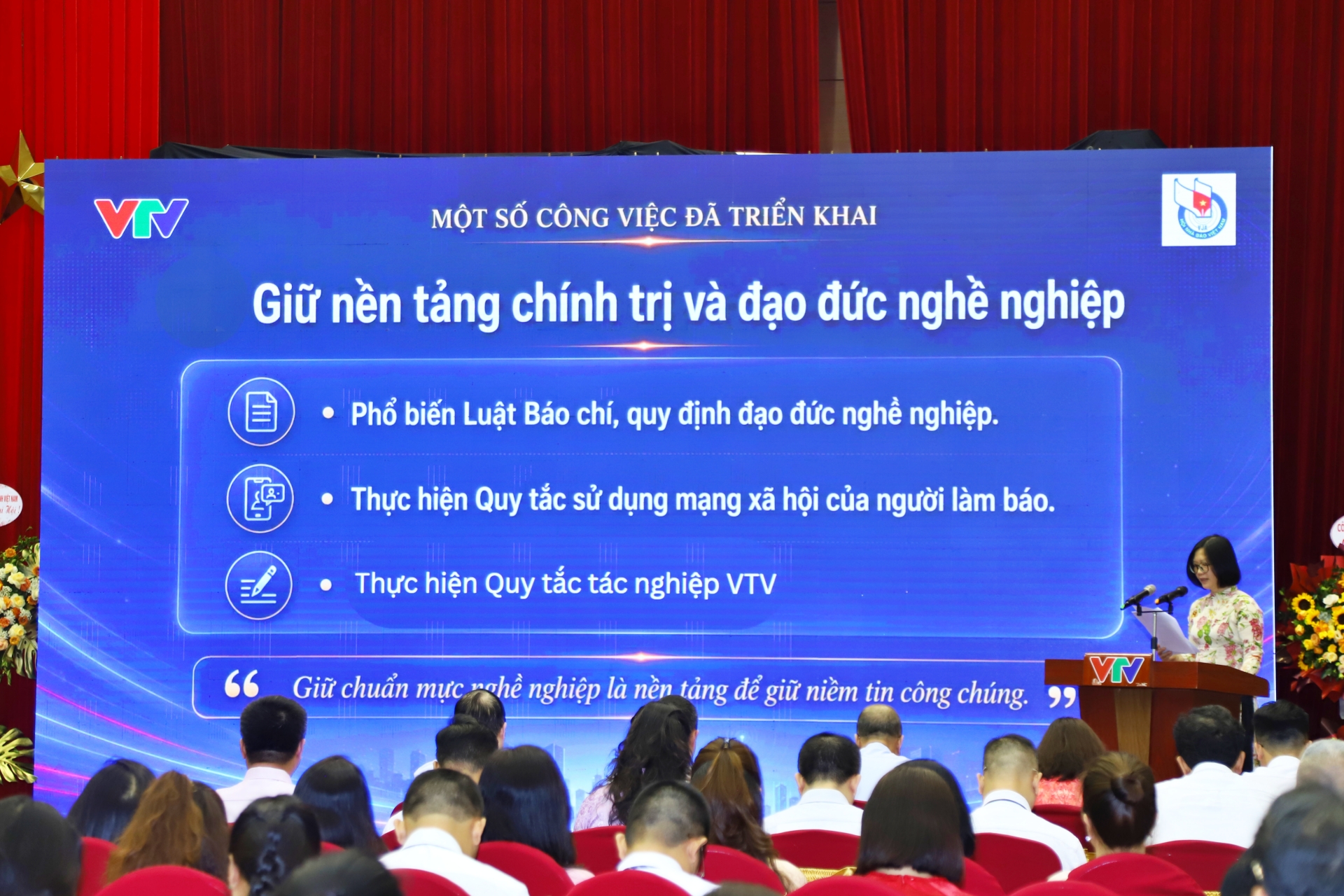 Dai hoi Lien chi hoi Nha bao 8