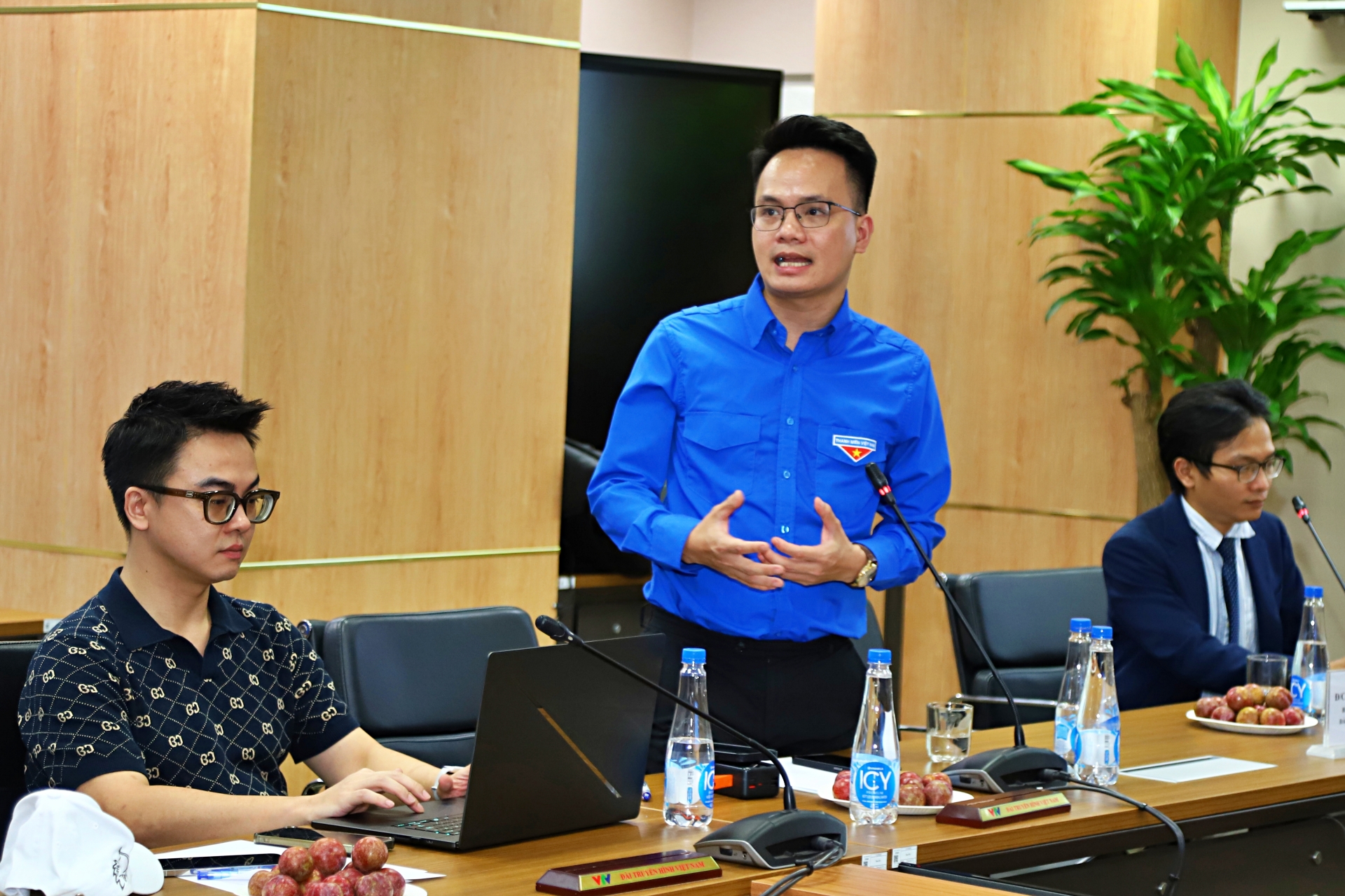 Doan thanh nien AI