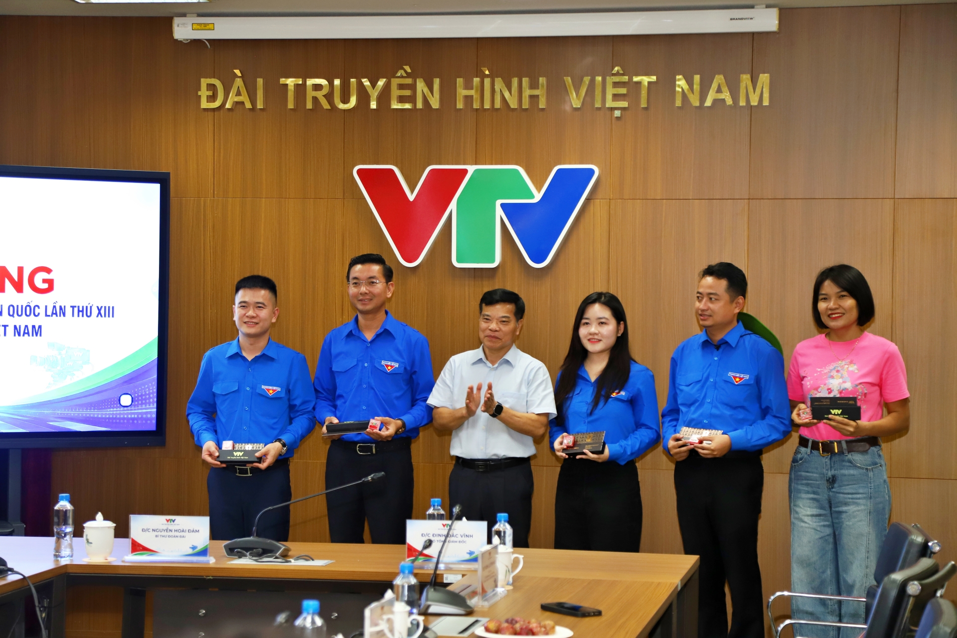 Doan Thanh nien 4